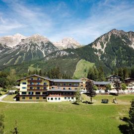 Mountain Hotel & Hostel, hotel en Ramsau am Dachstein