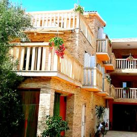 Apartments Luxor, hotel in Rogoznica