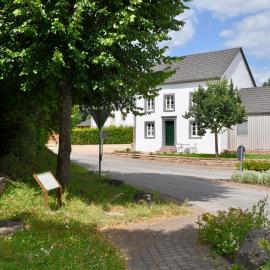 Ferienhaus Baustert, hotel in Baustert