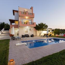 Marina Villa, a nature inspiring retreat by Rentado