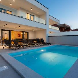 Villa Manhattan, hotelli kohteessa Dobrinj