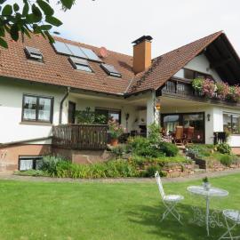 Ferienwohnungen Haus Albert, hotelli kohteessa Großheubach