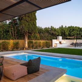 Physis Villas - Metal & Wood, hotel a Pigi