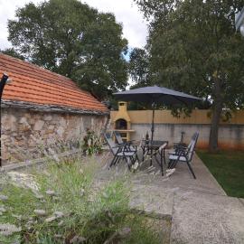 Stone House, Hotel in Kaočine