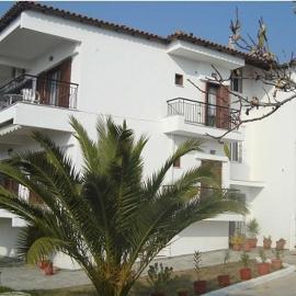 Yianna Studios & Apartments