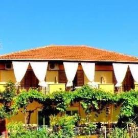 Barbara Studios, hotel in Skala Potamias