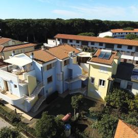 Appartamenti Manuela โรงแรมในวาดา