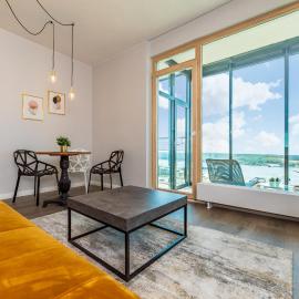 Modern spacious studio w/ Sea Views, hotell i Klaipėda