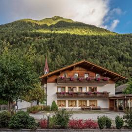 Pension Moarhof, hotel u gradu Campo Tures