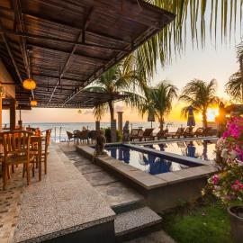 Amed Beach Resort, hotel v destinácii Amed