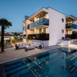 Luxury Apartments in Villa Curiera, hotel in Malinska