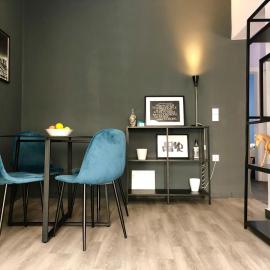 Industrial Design Bungalow – 2 min to Center, Wifi