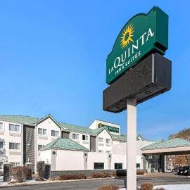 La Quinta by Wyndham Logan, хотел в Лоуган