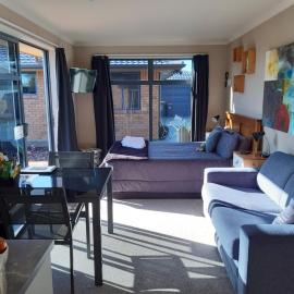 Modern BNB unit with Wifi and Breakfast, khách sạn ở Greymouth