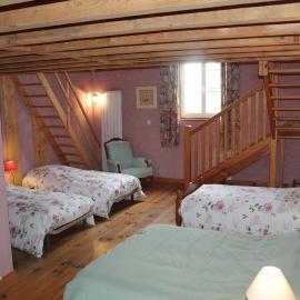 COMME UN COQ EN PÂTE, hotel em Bourg-le-Comte