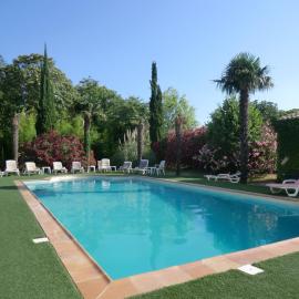 Hôtel du Parc, Avignon Est, The Originals City,، فندق في Entraigues-sur-la-Sorgue