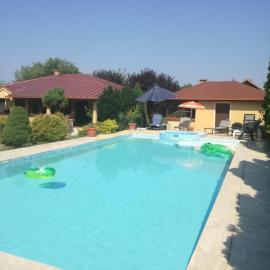 Kuća na dan Villa Holiday, hotel sa Sakule