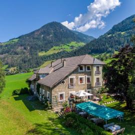 Putzenhof Appartements、グロースキルヒハイムのホテル