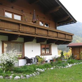 Ferienwohnungen Hauser, hotel di Waidring