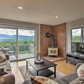 Intervale Family Retreat: Mtn View & Pool Access!, hotel a Intervale