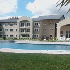 Howard Johnson Resort & Convention Center Ezeiza โรงแรมในเอเซย์ซา