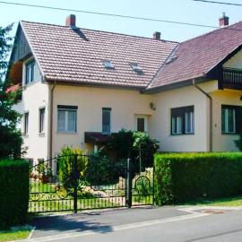 Angéla Vendégház, hotel in Zalakaros
