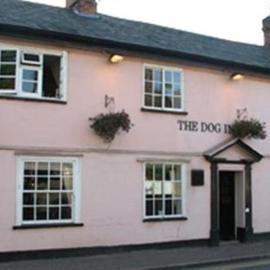 The Dog Inn, hótel í Halstead