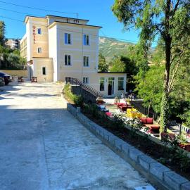 R HOTEL: Zhaban şehrinde bir otel