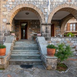 Mary stone house, hotel in Kardamyli