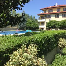 SunnySeasons Apartment with swimming pool view, Hotel in Byala