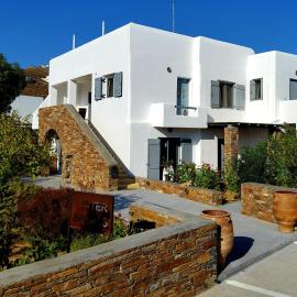 Nefeli, hotel in Livadi