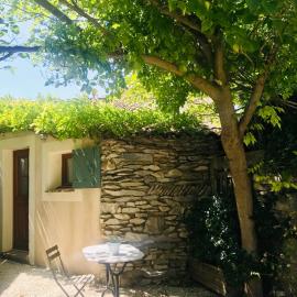 Mazet indépendant Tavel - Le Mas de l Acacia, Hotel in Tavel