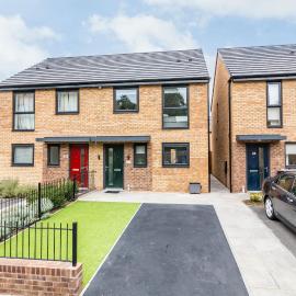 Blackstone Walk - Fabulous Houses with Parking