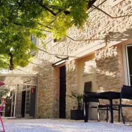 La Bastide des Arts, hotel in Saumane-de-Vaucluse