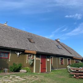 Muha Beach Holiday Home，Riksu的飯店