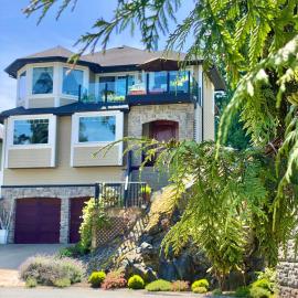 Eagle Rock Bed and Breakfast, hotel en Chemainus