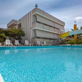 Holiday Club Residence, hotel a Alba Adriatica