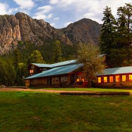 차마에 위치한 호텔 Corkins Lodge