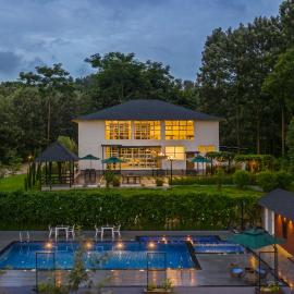 Vismita County, hotel in Chikmagalūr