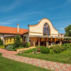 Wellness hotel Spark, ξενοδοχείο σε Malacky