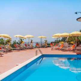 Hotel Villa Giuseppina, отель в Скале