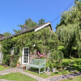 Lower Dolgenau- The Cottage: Caersws şehrinde bir otel