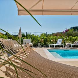Marula holiday home - with heated pool، فندق في مارينا
