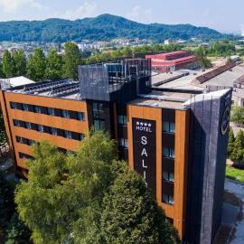 Hotel Salis, hotel em Tuzla