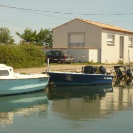 La petite maison au bord du canal T2 - 3étoiles -, hotel u gradu Frontinjan