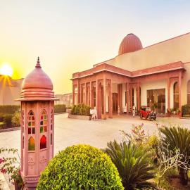 Orchha Palace and Convention Centre، فندق في أورشها