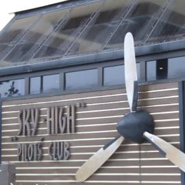 Sky High Hotel Airport 200 meters from the terminal, hotel u gradu Riga