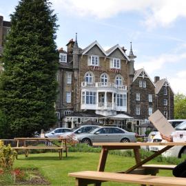 Cairn Hotel, hotel di Harrogate