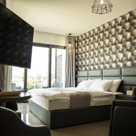 Jimmy's Suites, hotell Larnakas