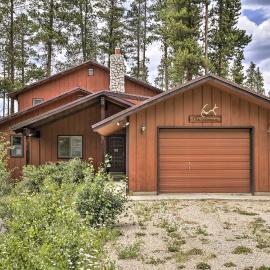 2 Mi to Grand Lake: Cabin w/ Fireplace & Library!